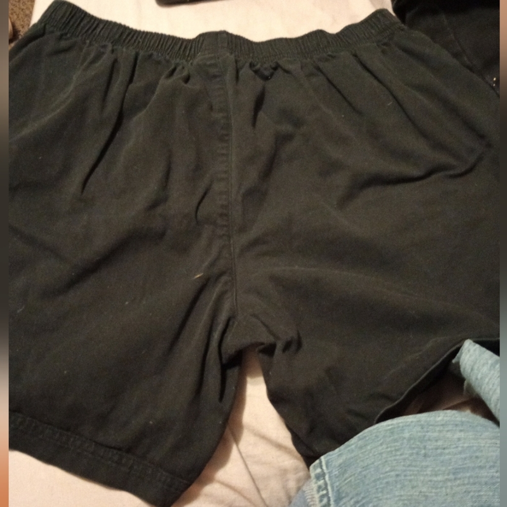 Black shorts from white stag